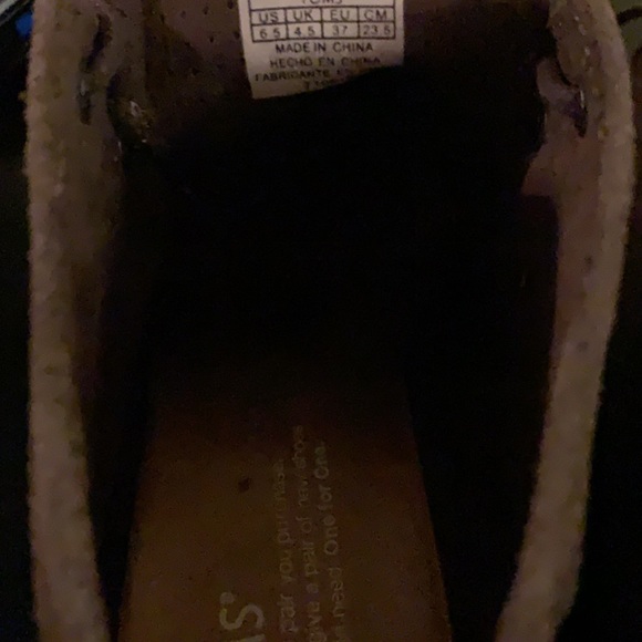 TOMS wedges size 6.5 - Picture 3 of 3